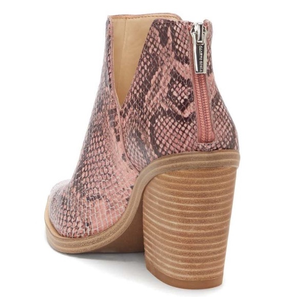 LAST 6 Vince Camuto Gigietta Snakeskin Emboss Boot - Picture 2 of 12